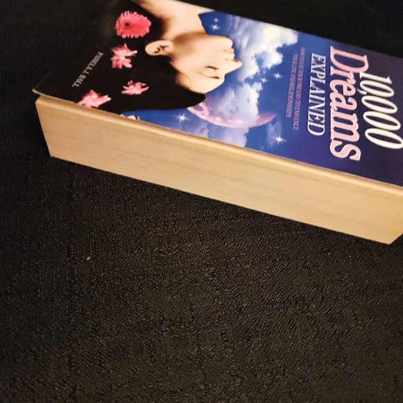 10,000 dreams explained. A book that contains wisdom on what dreams really mean. - Picture 4 of 4